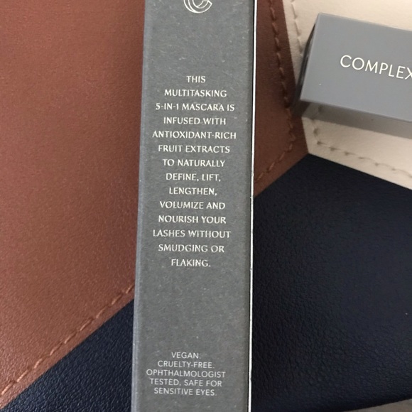 Makeup Bundle - Picture 9 of 9